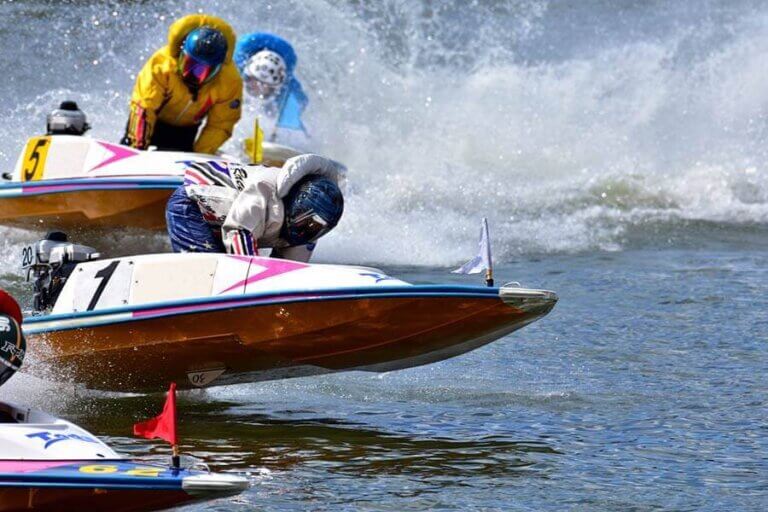 渡邊優美選手は伸び盛りの女性ボートレーサー！師匠や弟子、結婚などプライベートについても紹介！ 競艇予想なら競艇サミット